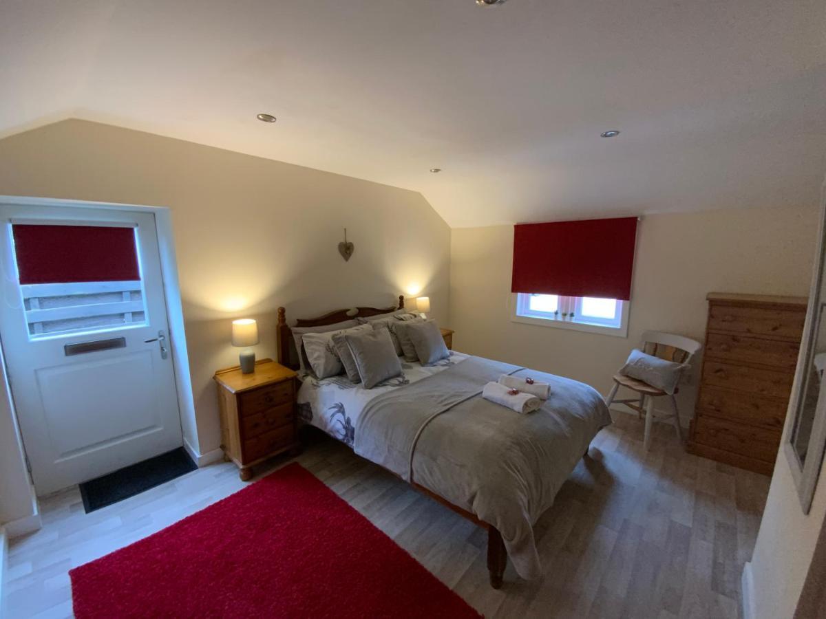 Kincardine O'Neil Deeside Snugs Apartments מראה חיצוני תמונה